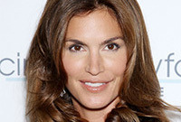 Cindy-crawford-makeup-for-over-forties-side